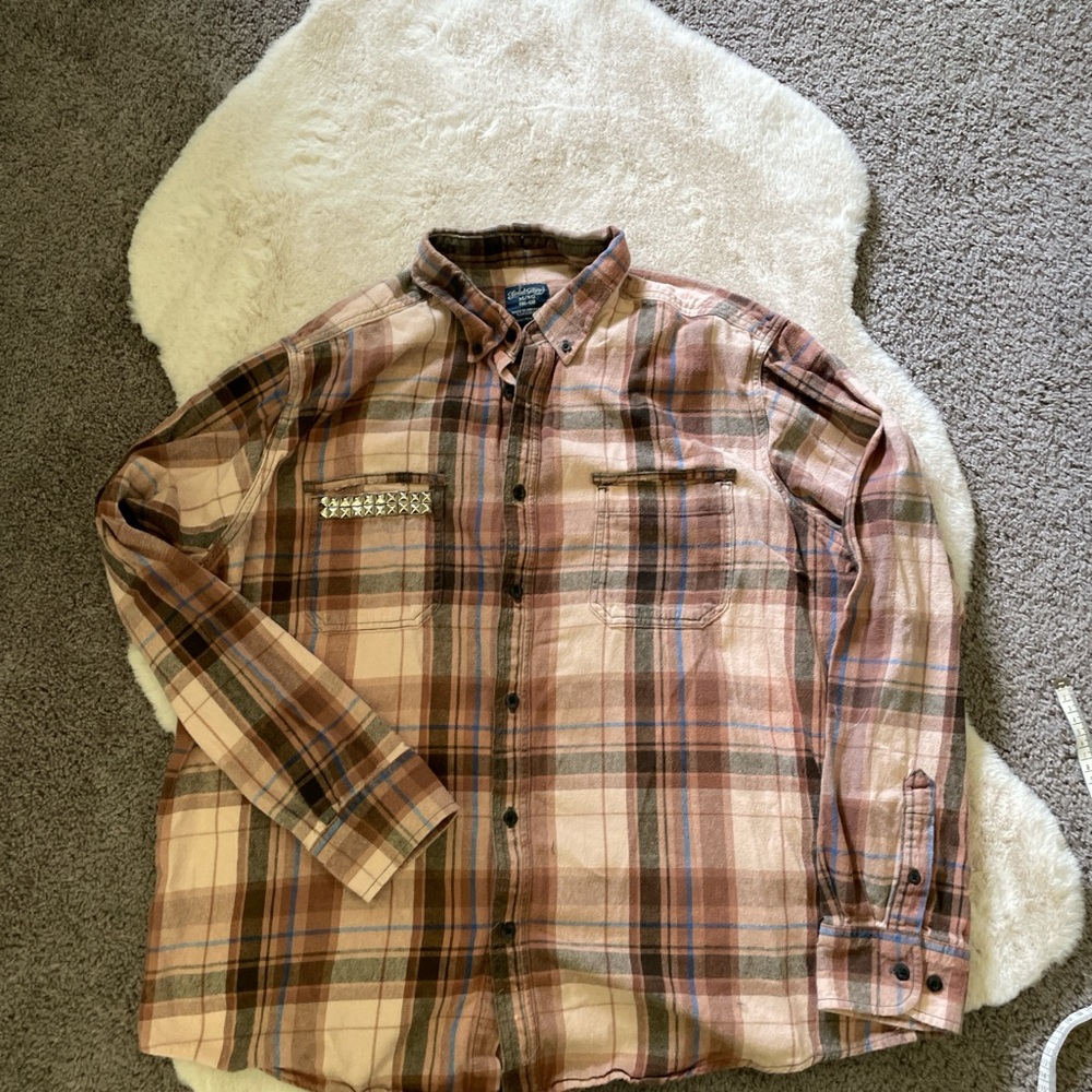 Custom flannel with back patch - Picture 5 of 7